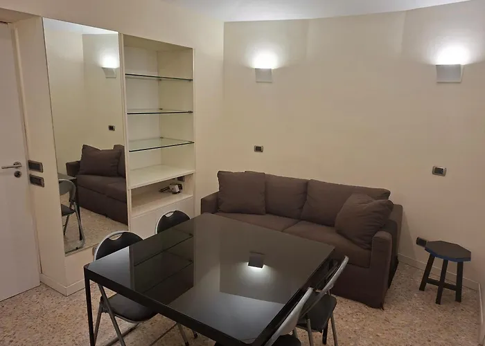 Andrea's Porta Pia Apartment *